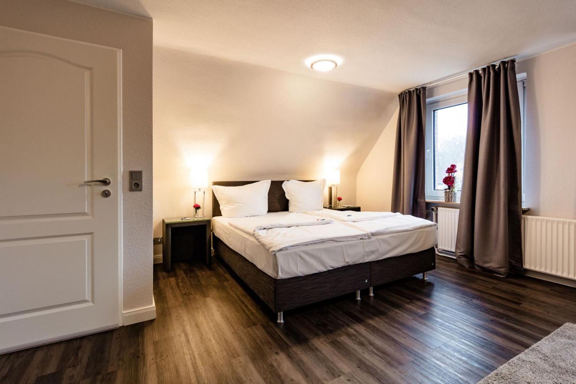 Hotel Zum Zeppelin Гамбург Номер фото